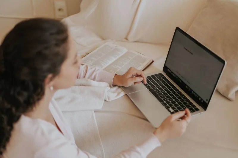 Silence Is Your Superpower: How a Distraction-Free Setup Sharpens Every Bet You Make