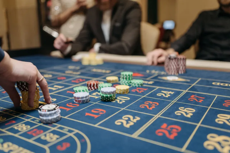 Your Opening Move Matters More Than You Think: The Psychology Behind Your First Bet